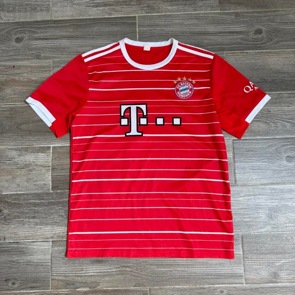 Bayern Munich jersey size L